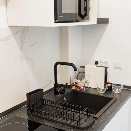 Downtown Forest Boutique * Boekarest