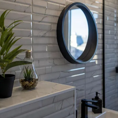 Apartment Downtown Forest Boutique