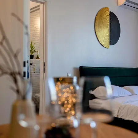 Downtown Forest Boutique *