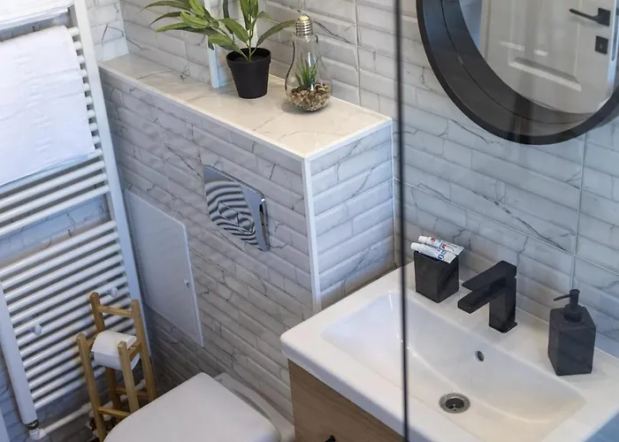 Downtown Forest Boutique * ブカレスト